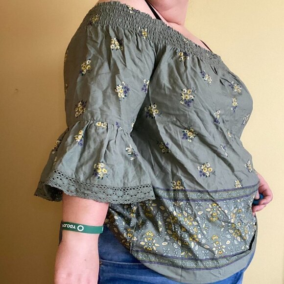 Maurices Floral Off the Shoulder Top Size 1x - Picture 2 of 4